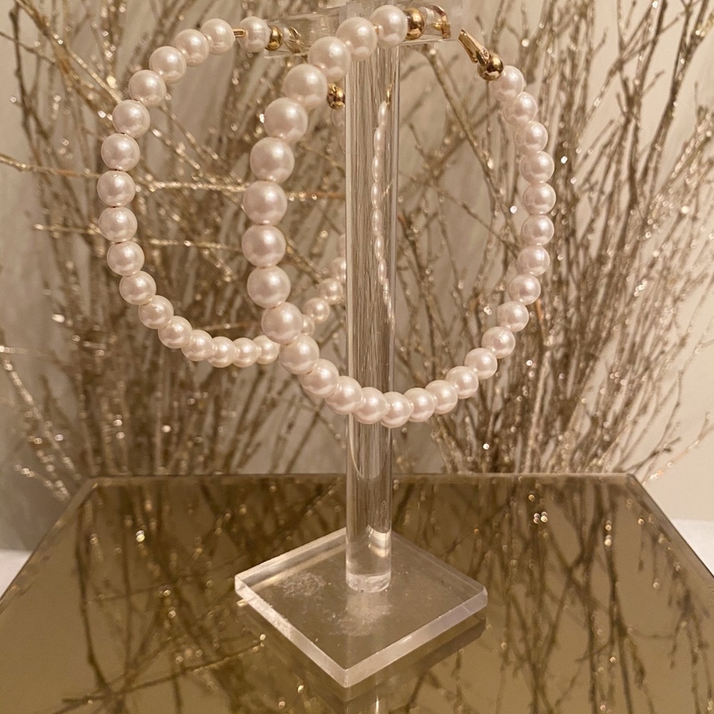 Pearl Hoops✨✨ - Picture 4 of 4